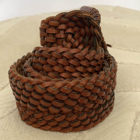 KENNETH COLE BELT. - Picture 3 of 4